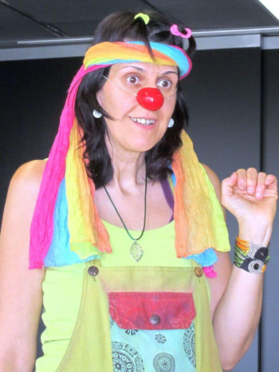 Participante en curso de clown